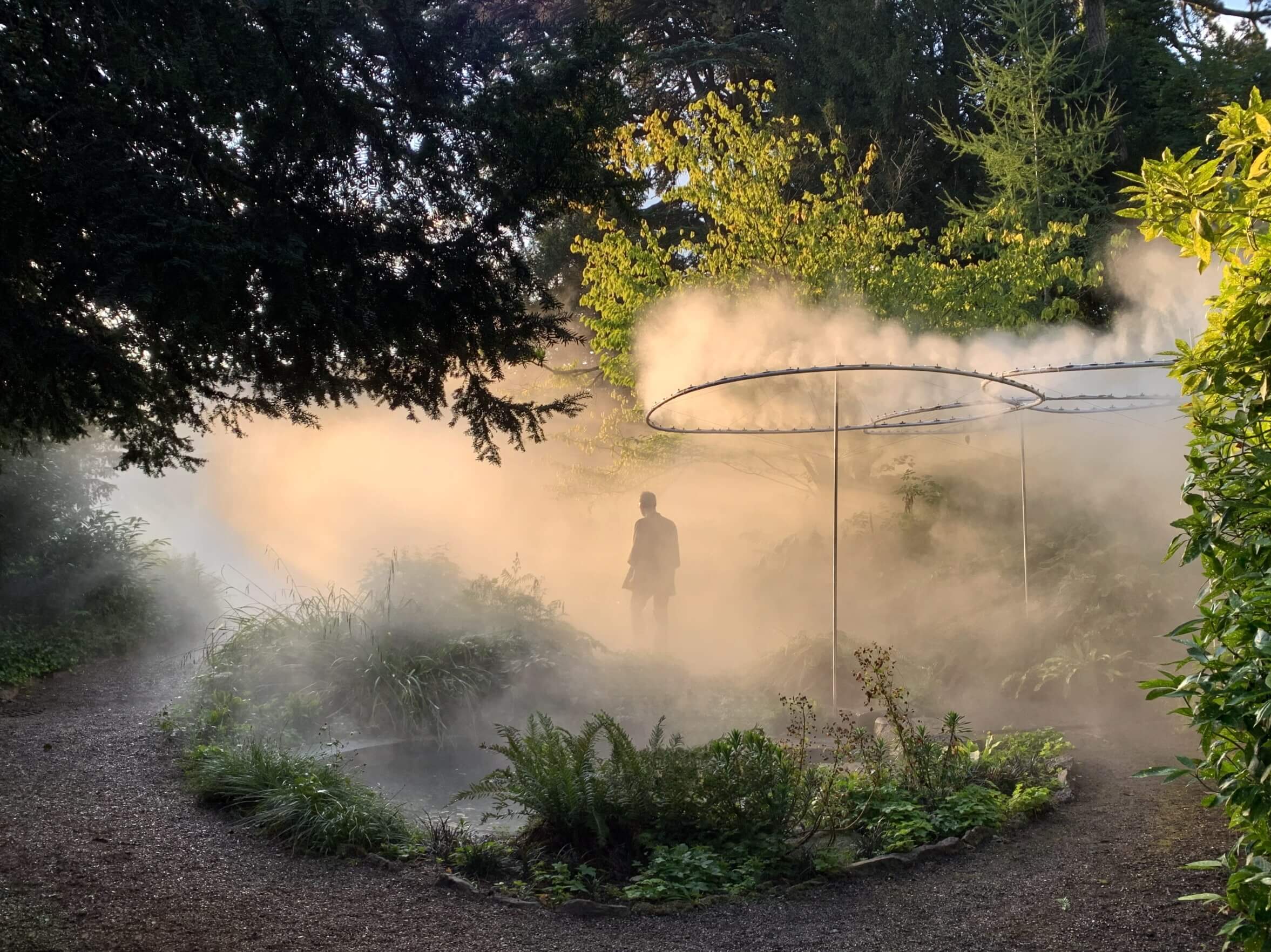HOXAR-STUDIO Cloud Mist Architecture Installation in Zurich PAVILION with Fog.