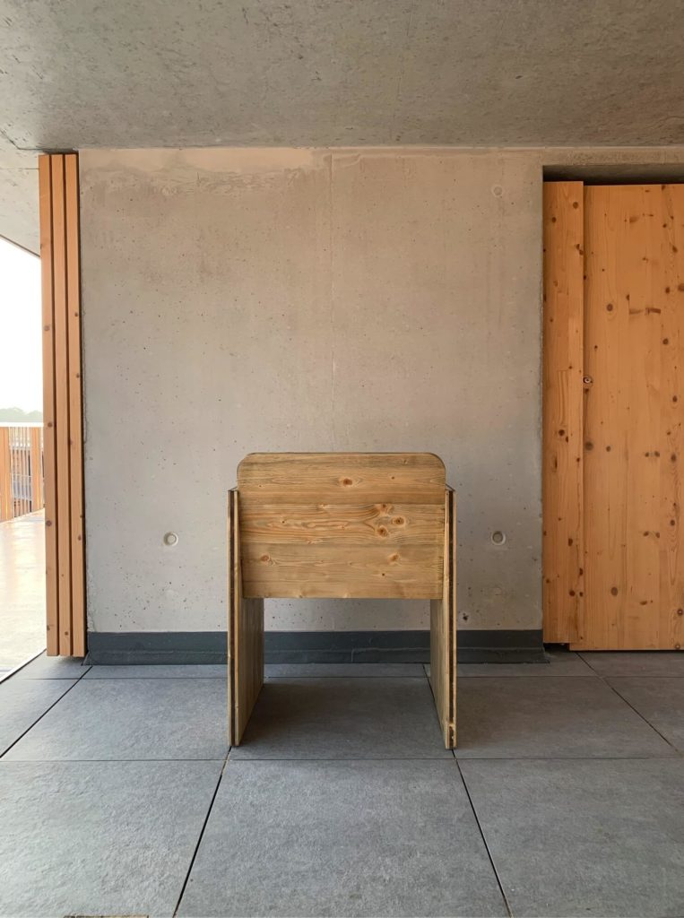 Comfortable Seating Options at Bar Perchoir Lausanne