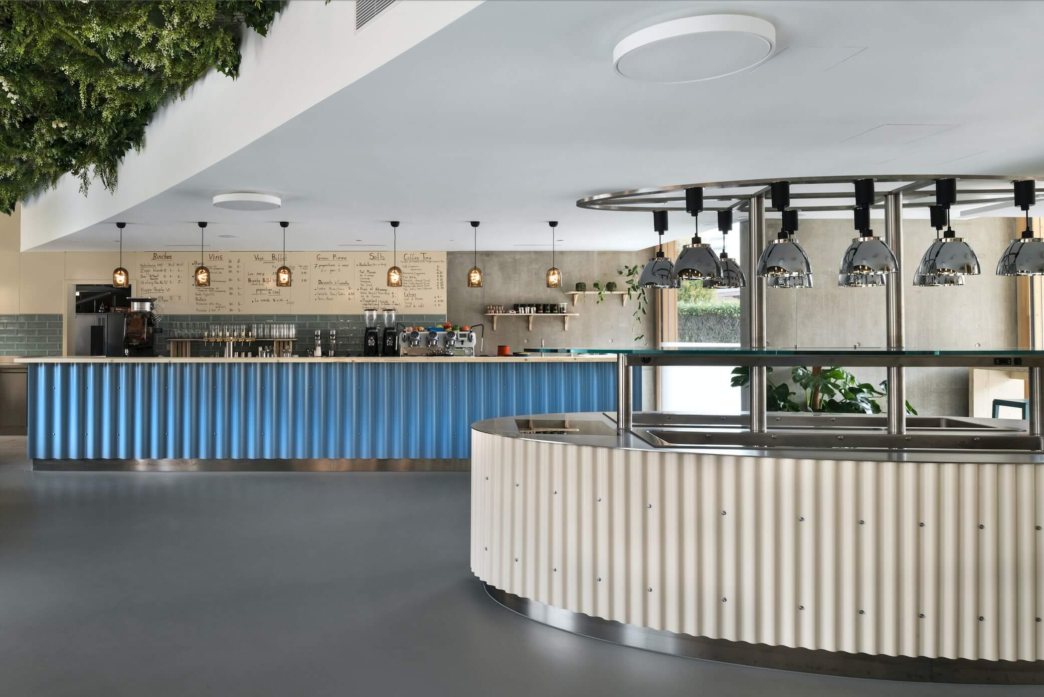 Cafeteria-Style Dining at Vortex Restaurant Lausanne